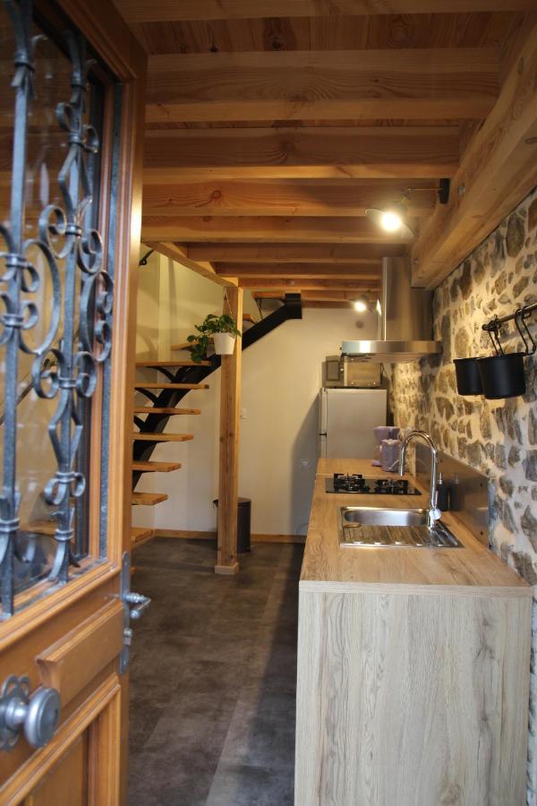 Gite Du Moulin Chenelette Exterior photo